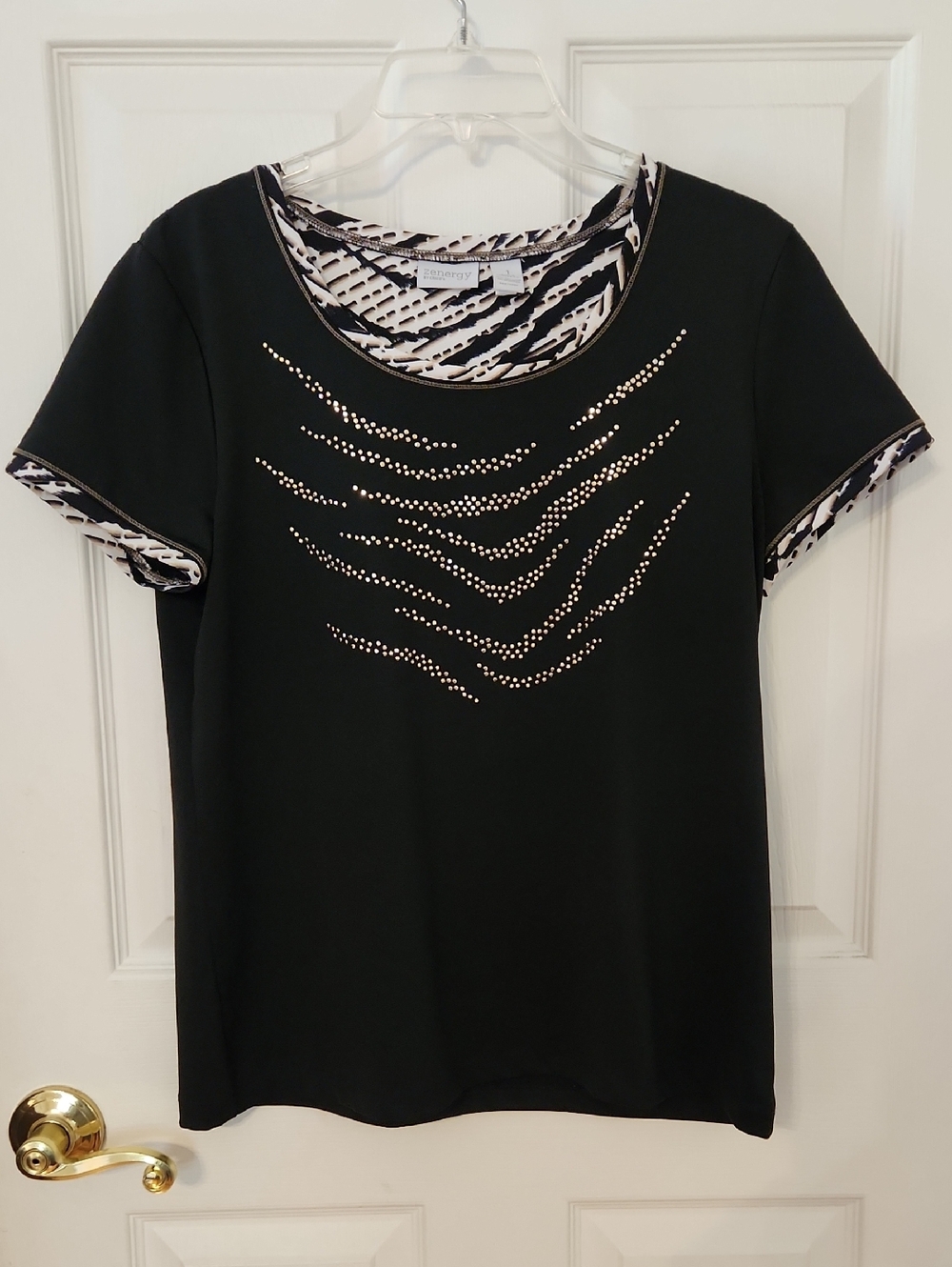 ZENERGY by Chico's Short-Sleeve Top Metallic Stud Wave Detail EUC Size Small